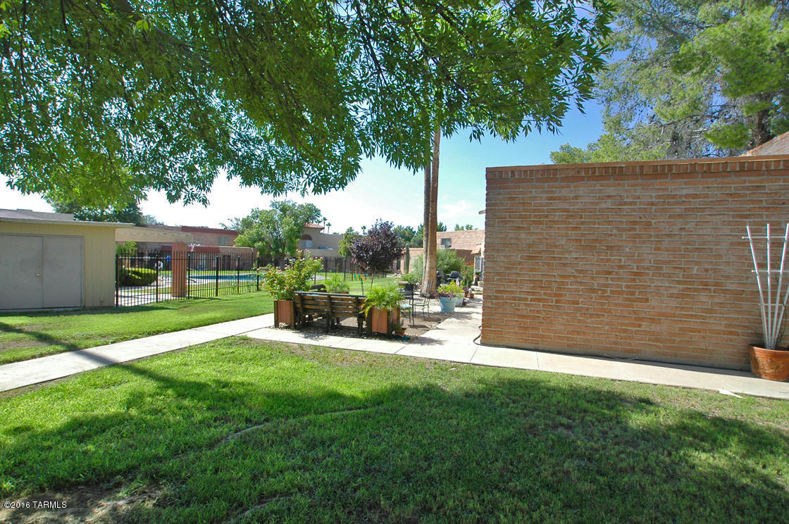 6549 E Calle La Paz, Tucson, AZ 85715
