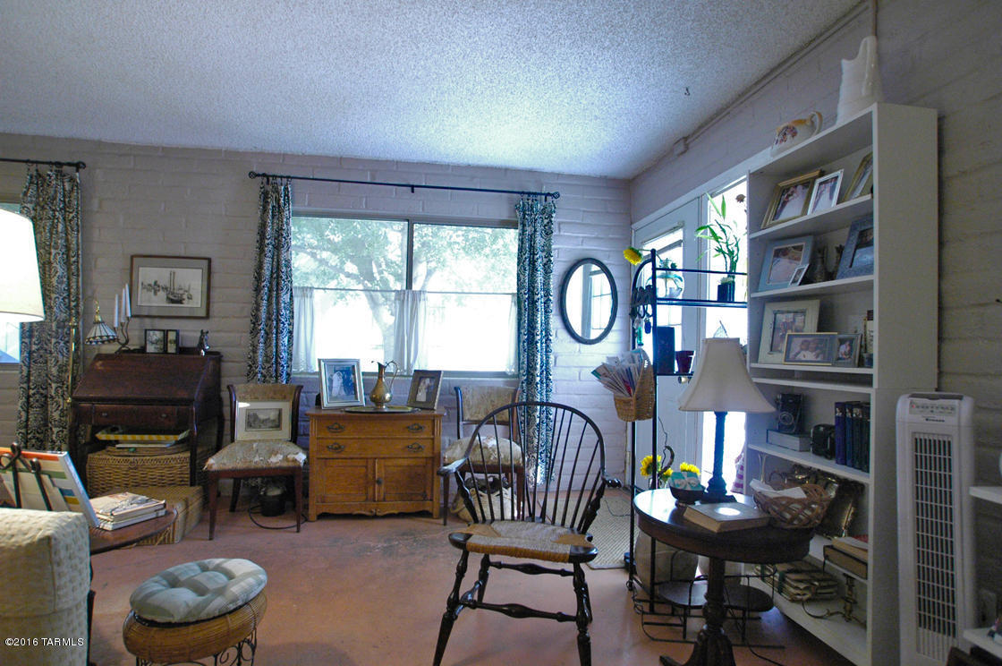 6549 E Calle La Paz, Tucson, AZ 85715