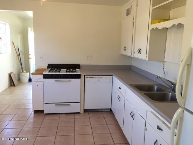 971 N Chrysler, Tucson, AZ 85716