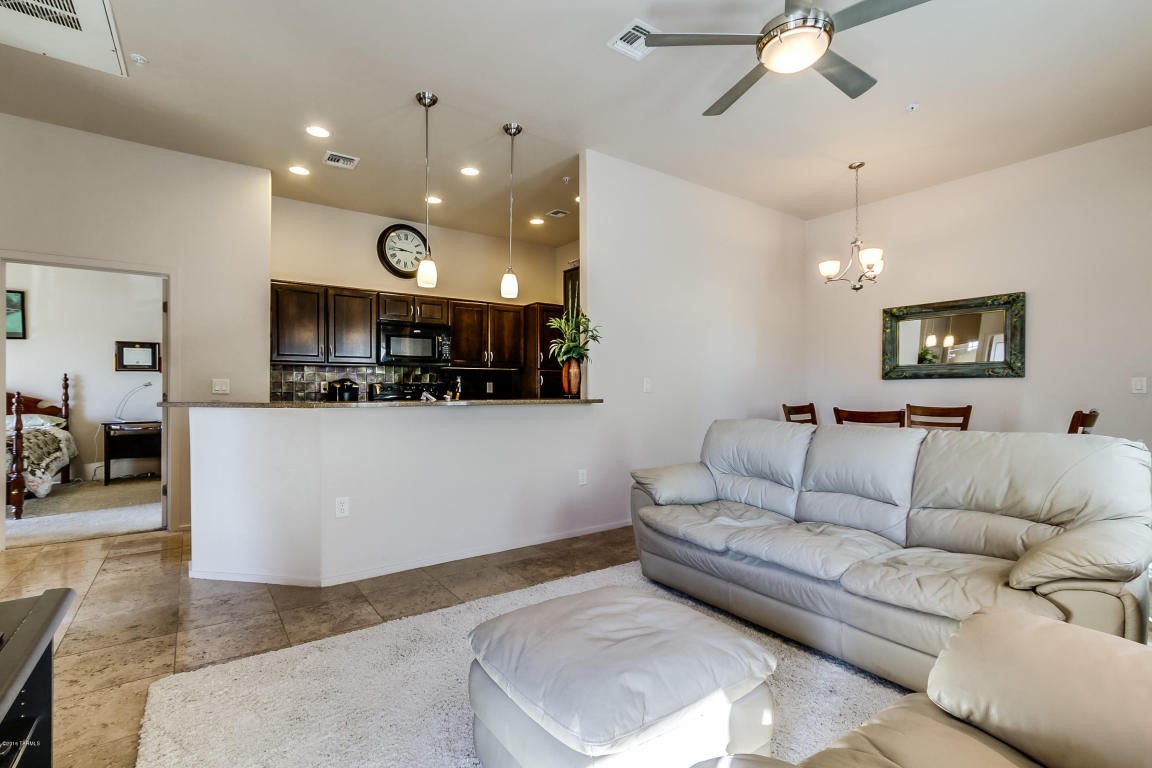 2010 E River Road, Tucson, AZ 85718