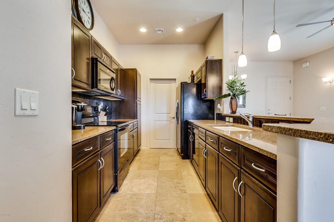 2010 E River Road, Tucson, AZ 85718