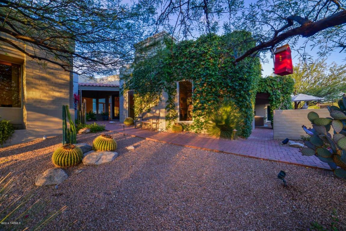 5300 N Hacienda Del Sol, Tucson, AZ 85718
