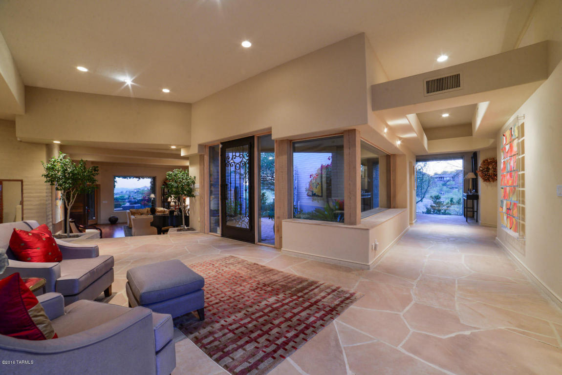 5300 N Hacienda Del Sol, Tucson, AZ 85718