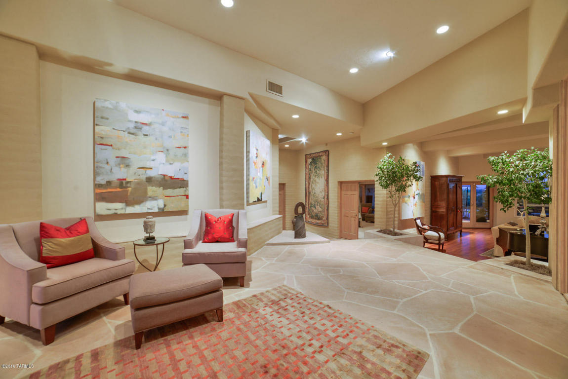 5300 N Hacienda Del Sol, Tucson, AZ 85718