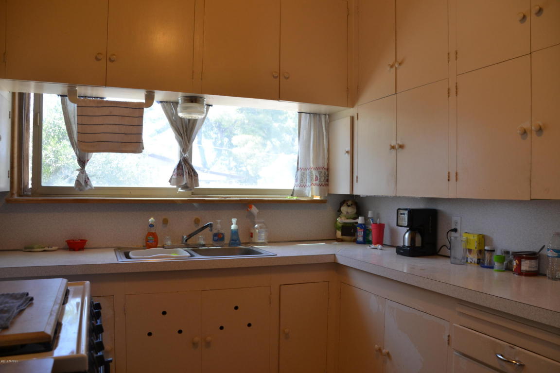 1027 E Blacklidge, Tucson, AZ 85719