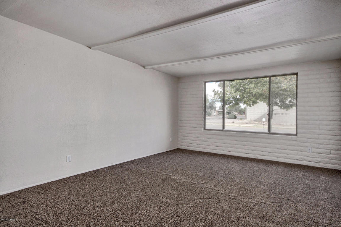 3920 S Snapdragon, Tucson, AZ 85730
