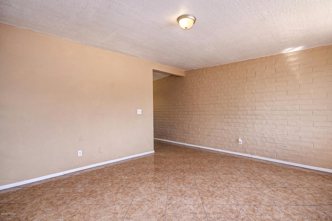6573 E Hawk, Tucson, AZ 85730