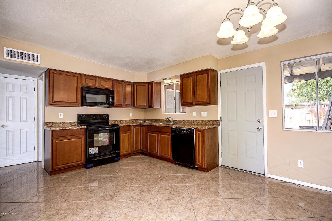 6573 E Hawk, Tucson, AZ 85730