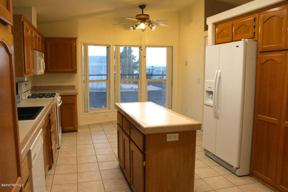 7718 W Silver Nugget, Tucson, AZ 85735