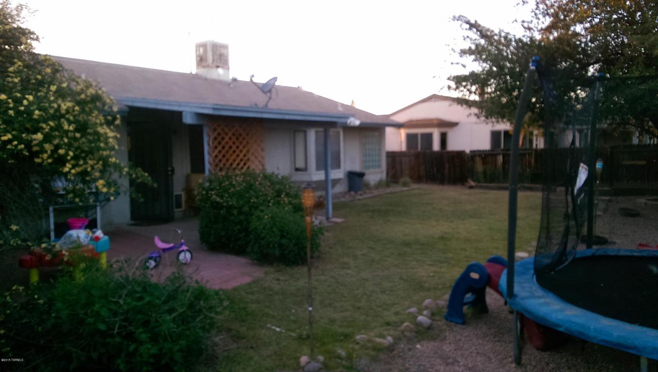 5700 N Ezybrook, Tucson, AZ 85741