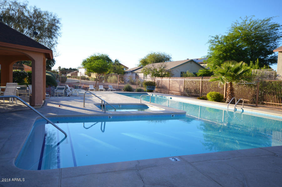 8061 N TACKROOM Lane, Tucson, AZ 85741