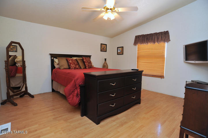 6915 N Ragged Peak, Tucson, AZ 85743