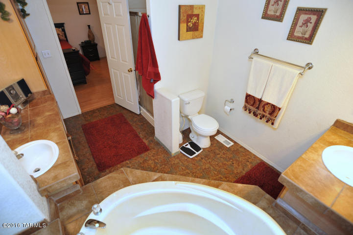 6915 N Ragged Peak, Tucson, AZ 85743
