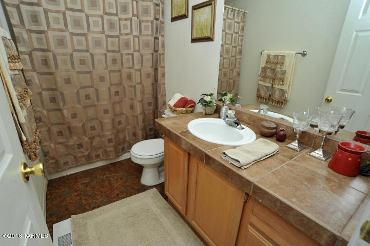 6915 N Ragged Peak, Tucson, AZ 85743