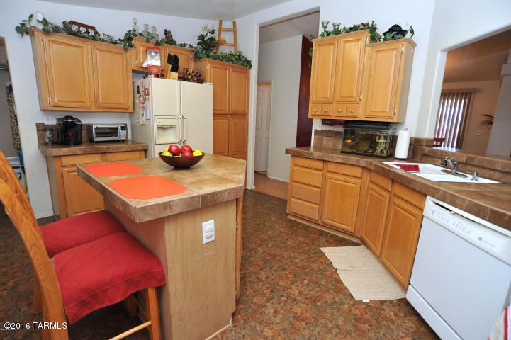 6915 N Ragged Peak, Tucson, AZ 85743
