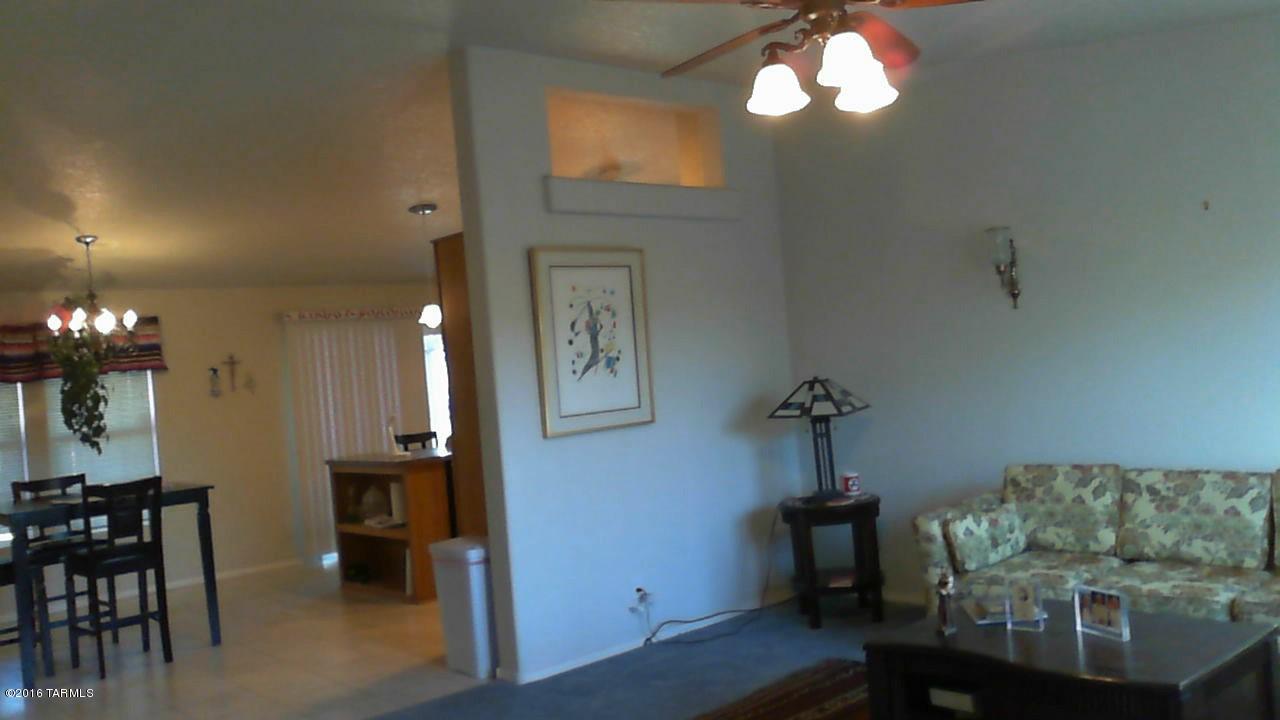 6460 N Dimitri, Tucson, AZ 85743