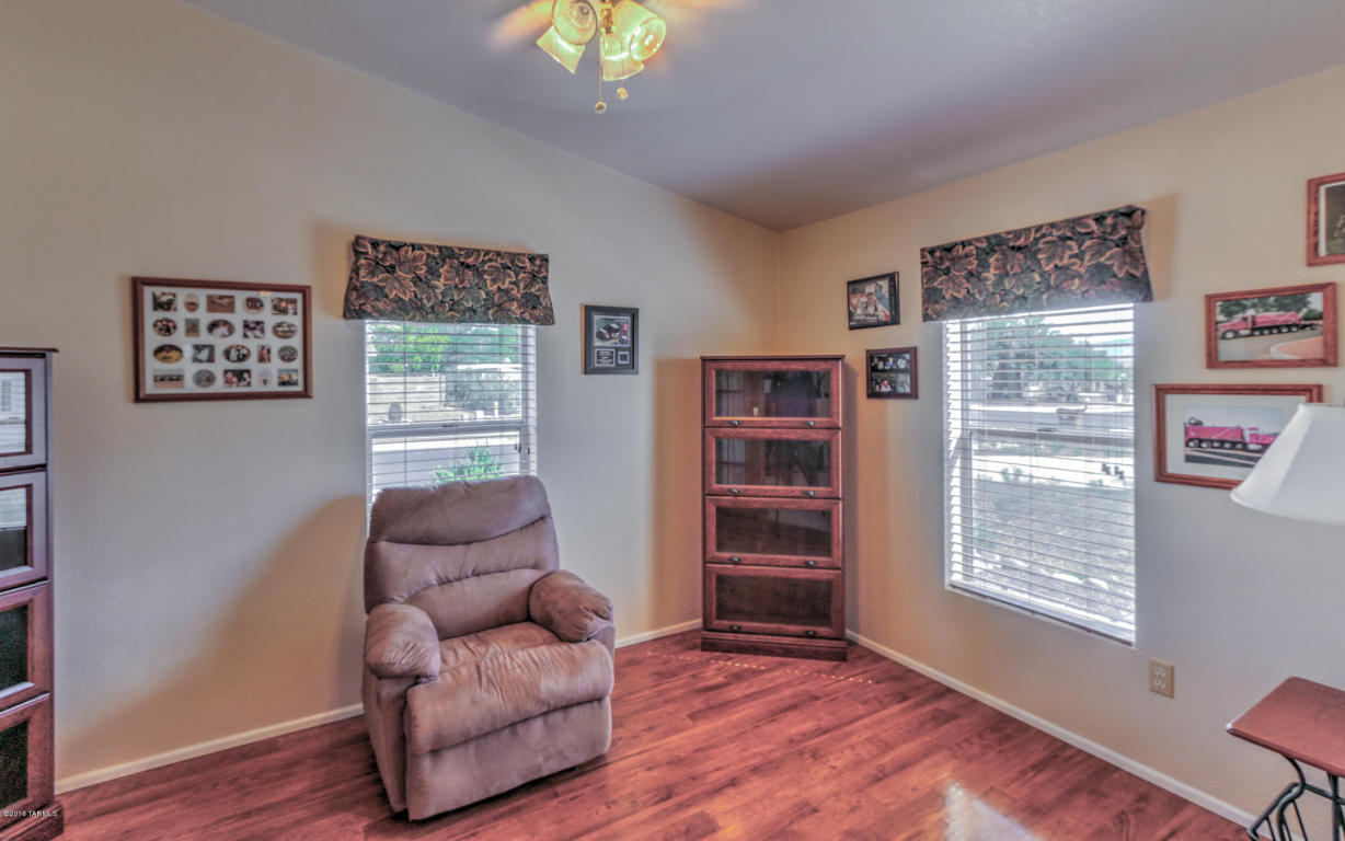 8906 N Valgrind, Tucson, AZ 85743