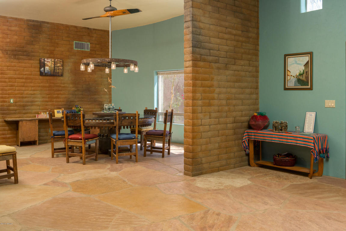8238 N Sunset Ranch, Tucson, AZ 85743