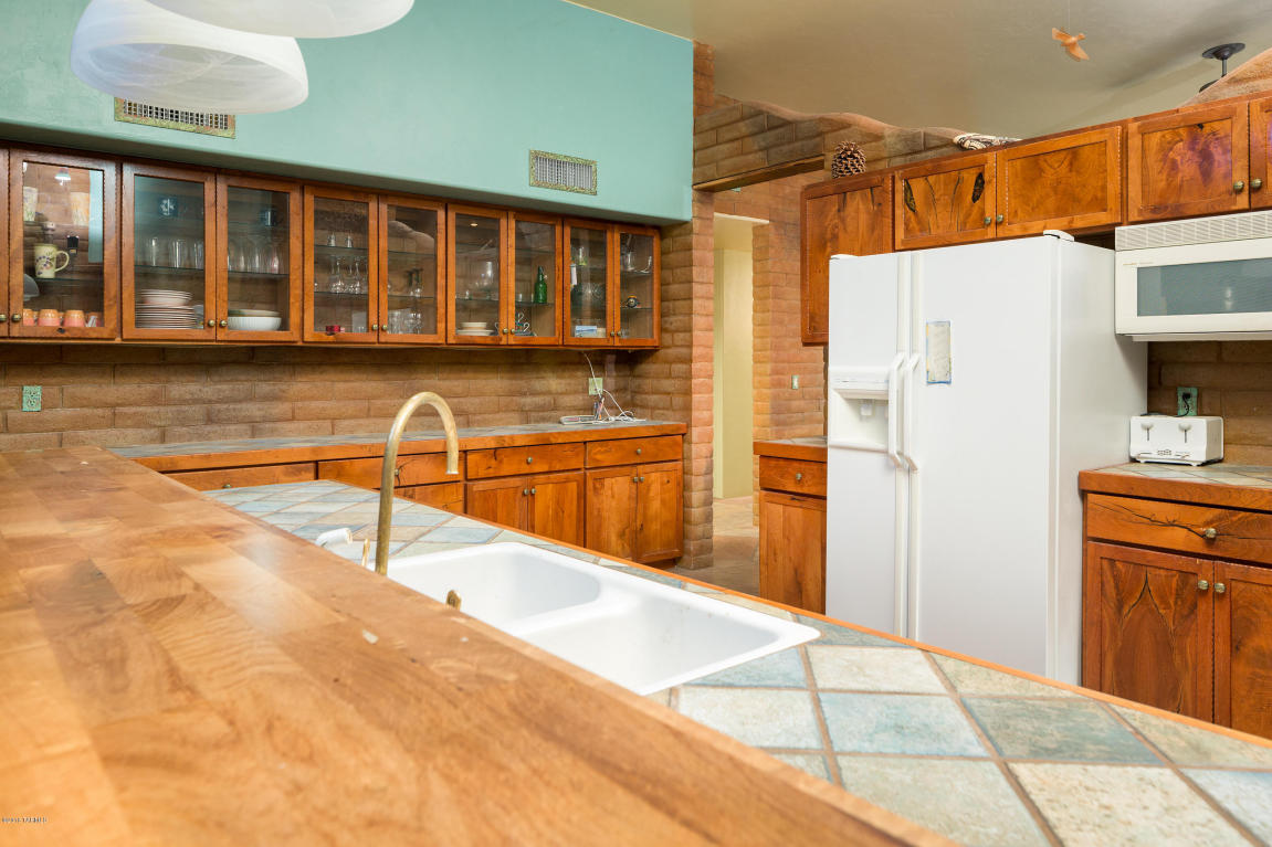8238 N Sunset Ranch, Tucson, AZ 85743