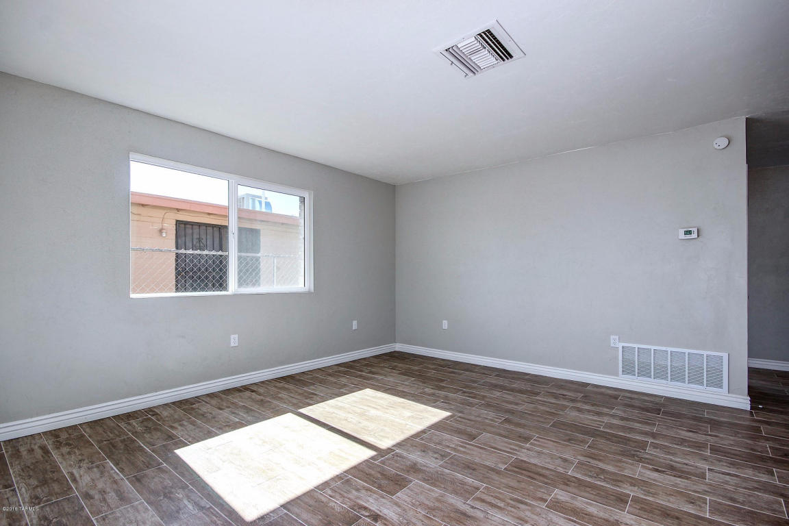 1379 W El Rio, Tucson, AZ 85745