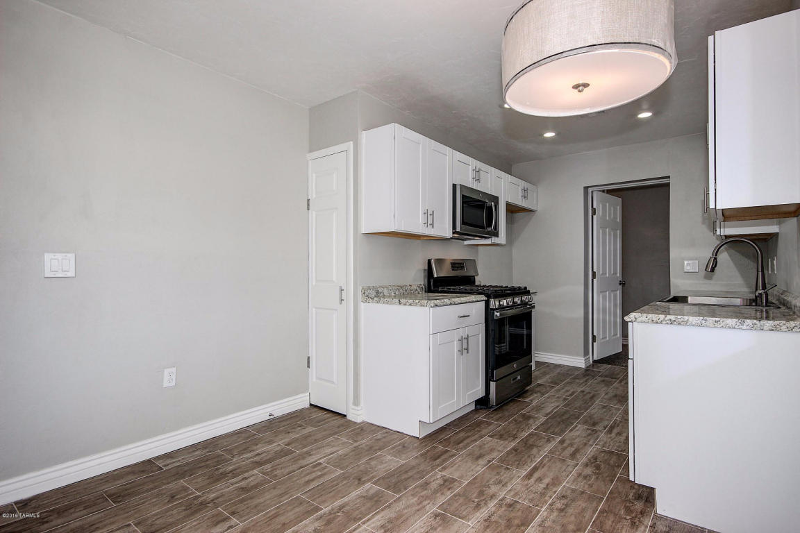 1379 W El Rio, Tucson, AZ 85745