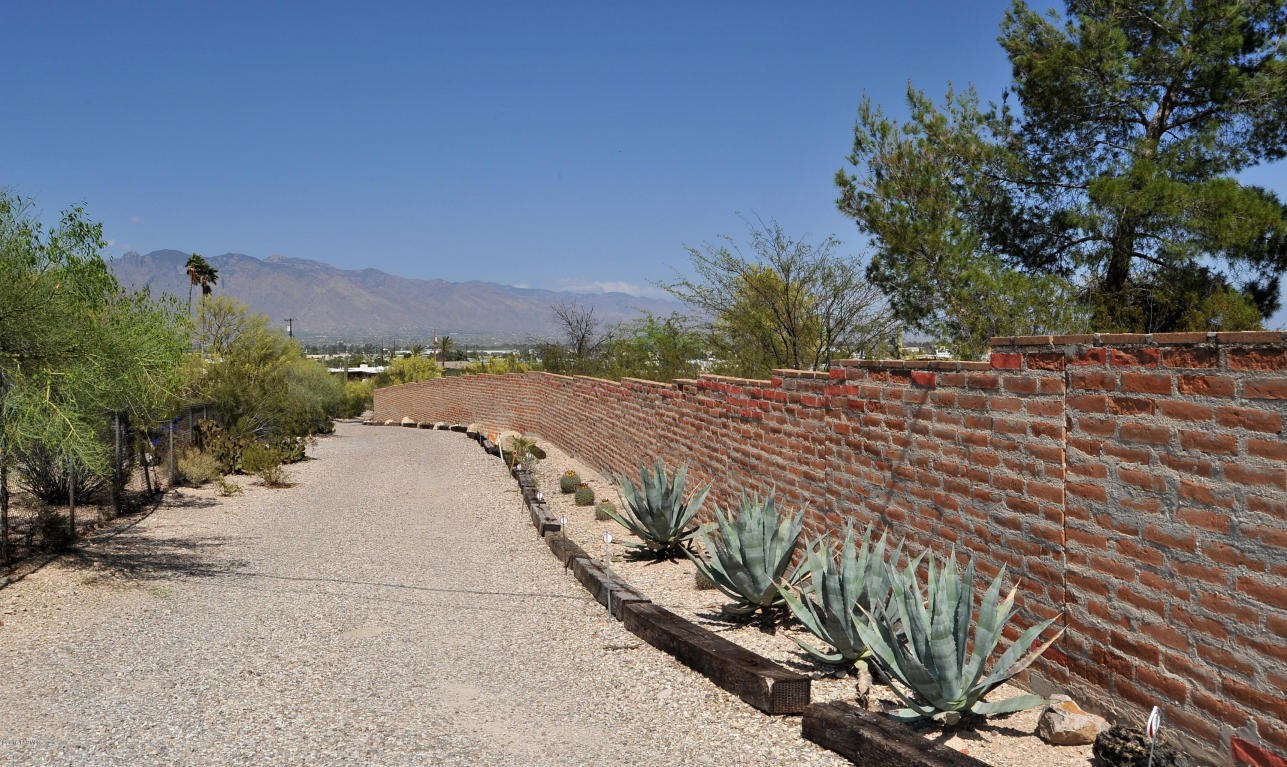 W Ironwood Ridge, Tucson, AZ 85745