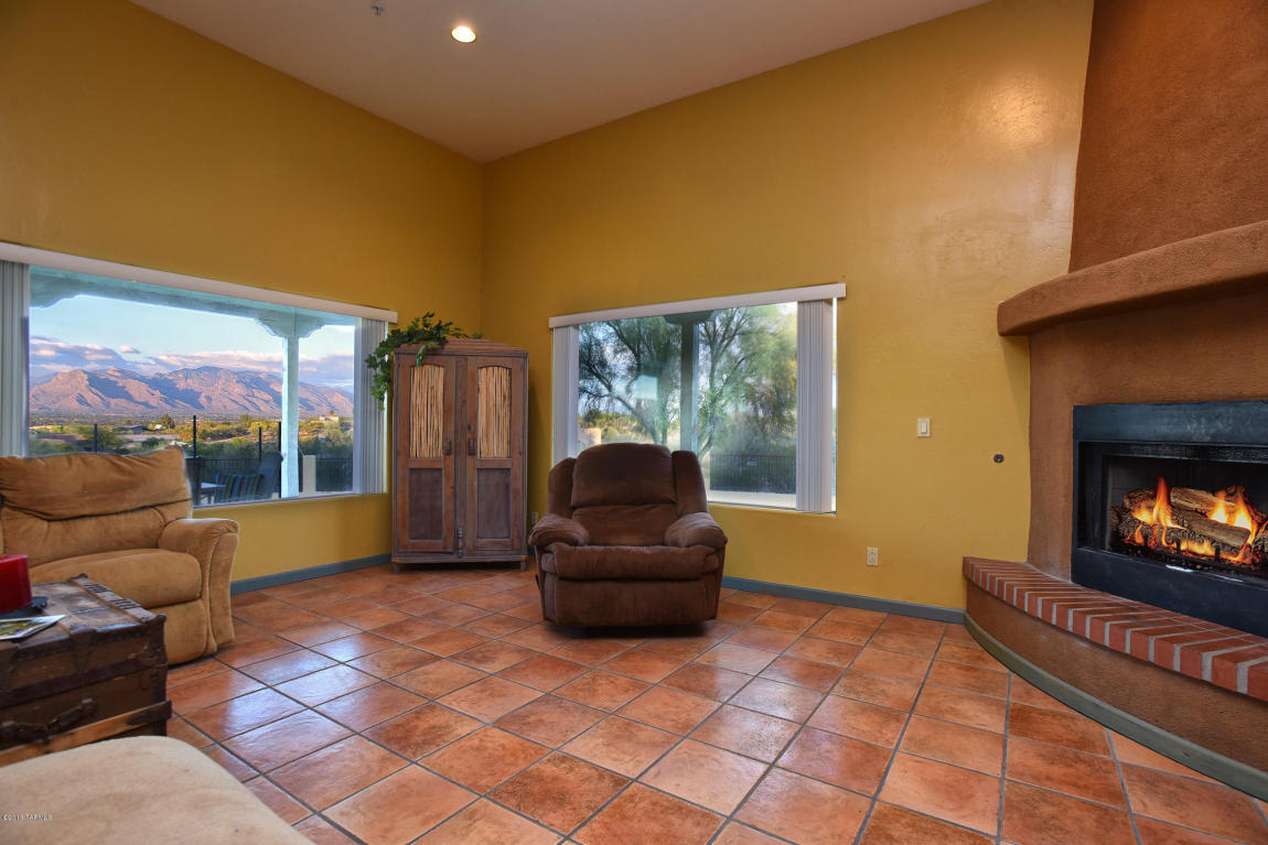 5270 N Paseo De Los Rancheros, Tucson, AZ 85745