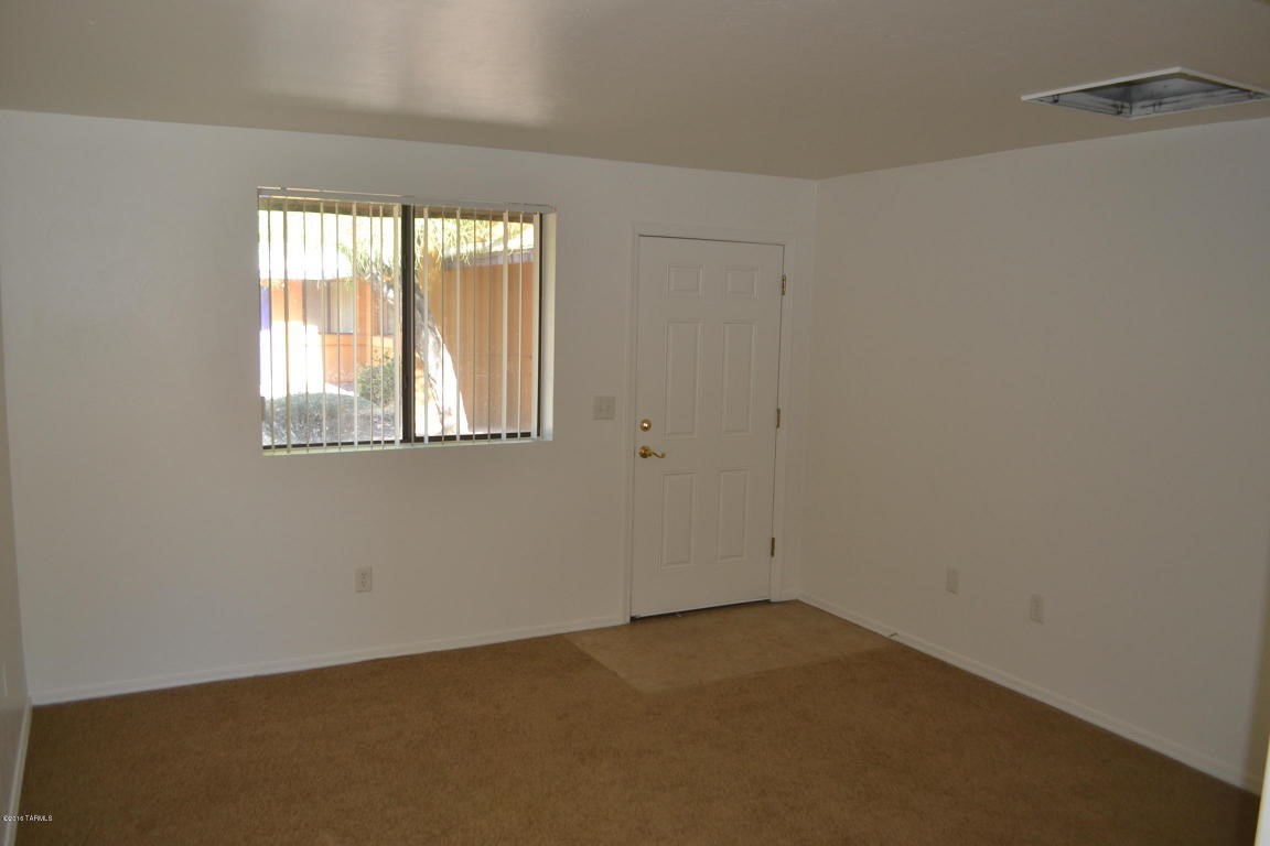 350 N Silverbell Road, Tucson, AZ 85745