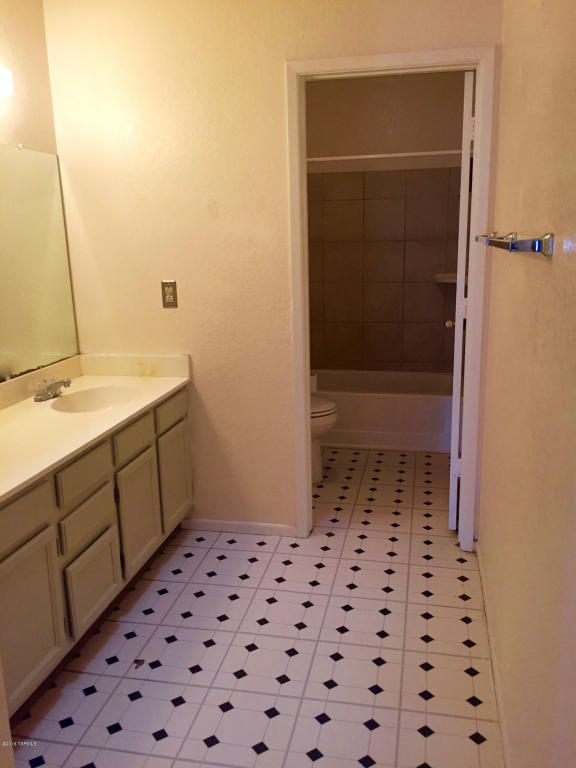 3050 W Placita De La Roseta, Tucson, AZ 85746