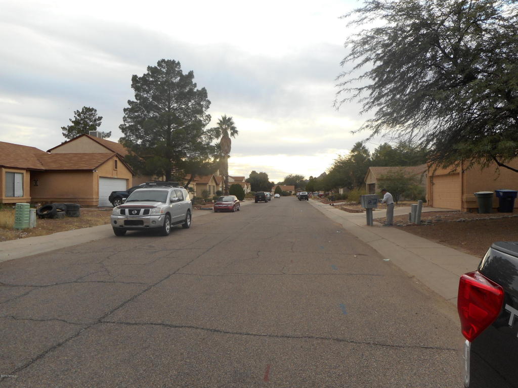 1642 W Picton Arcade, Tucson, AZ 85746