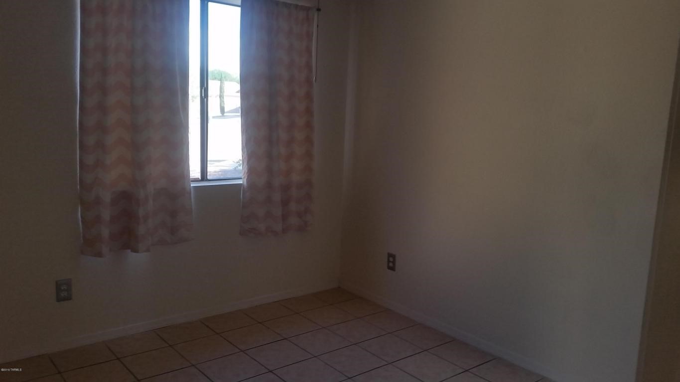 6030 S Pin Oak Drive, Tucson, AZ 85746