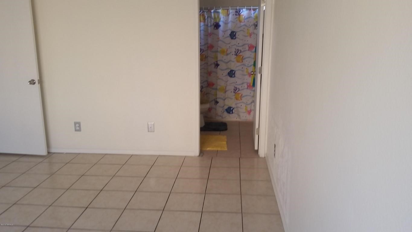 6030 S Pin Oak Drive, Tucson, AZ 85746