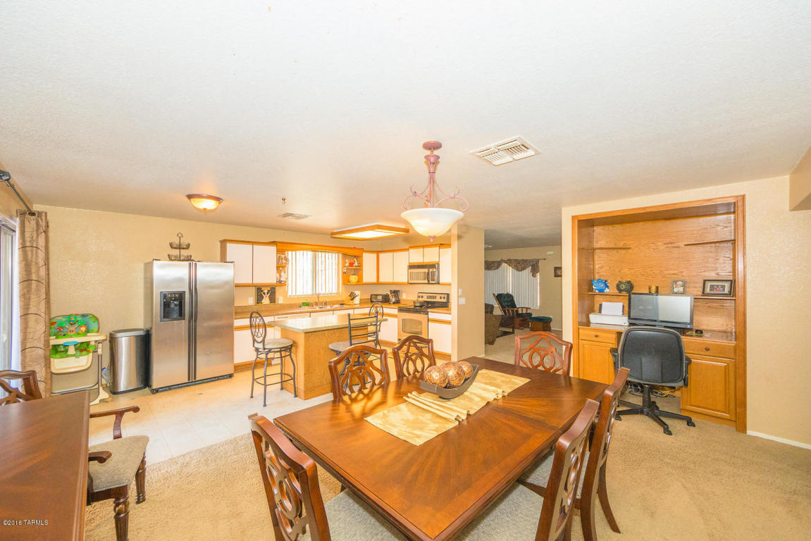10055 E Arizona Sunset, Tucson, AZ 85747