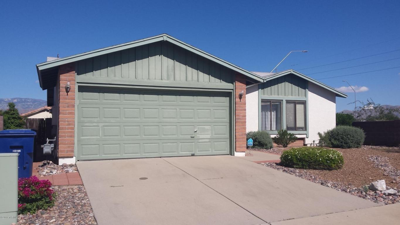 10281 E Foxmoor, Tucson, AZ 85748