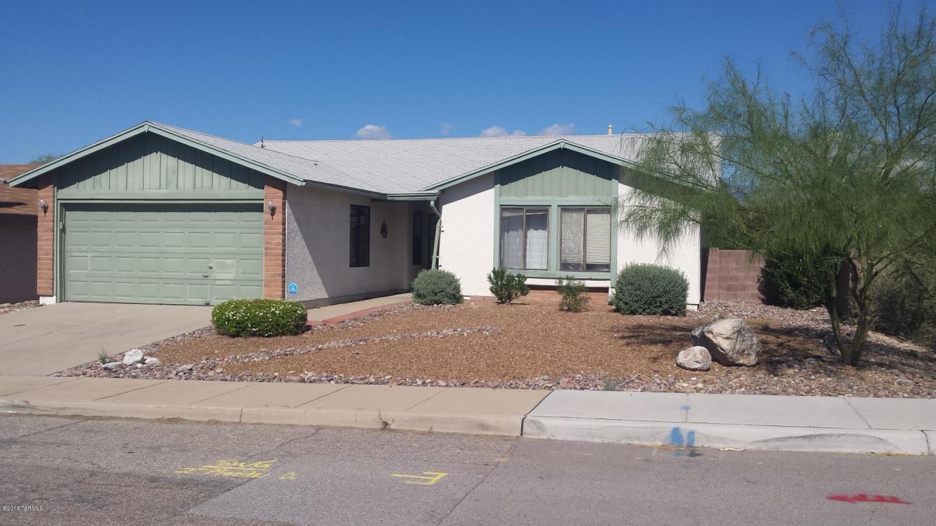 10281 E Foxmoor, Tucson, AZ 85748