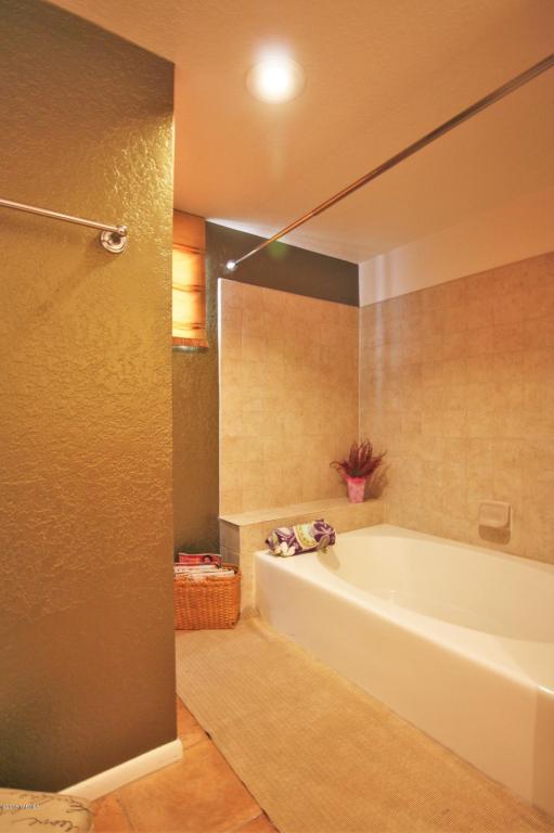 5051 N Sabino Canyon RdBldg 14, Tucson, AZ 85750