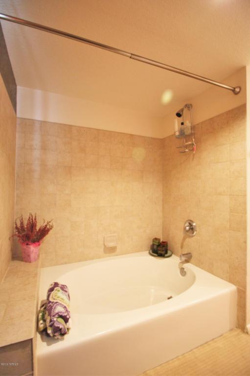 5051 N Sabino Canyon RdBldg 14, Tucson, AZ 85750
