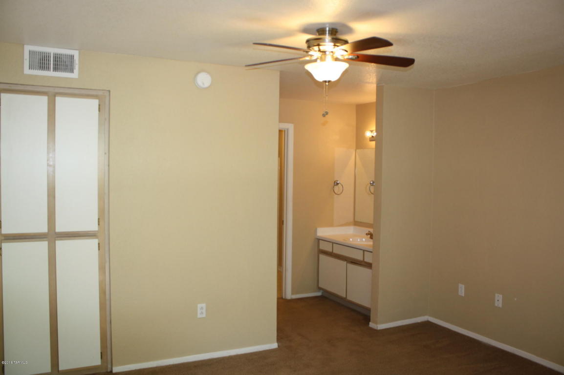 7255 E Snyder, Tucson, AZ 85750