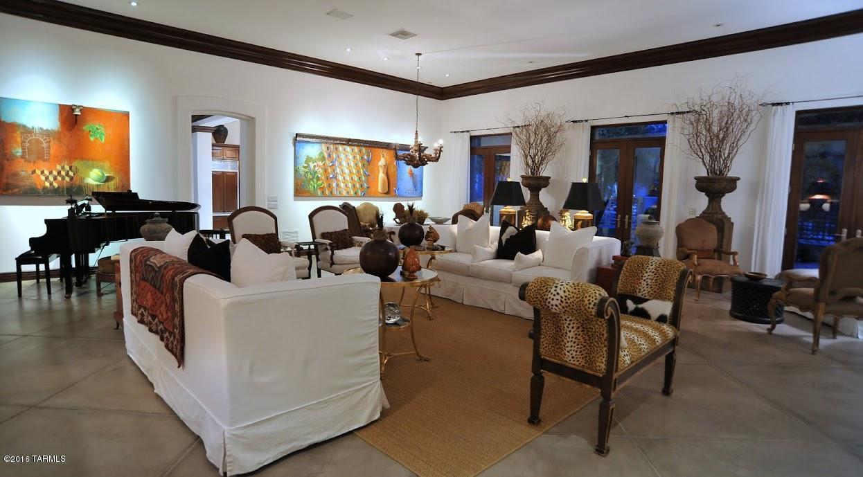 8452 E Desert View Place, Tucson, United States 85750