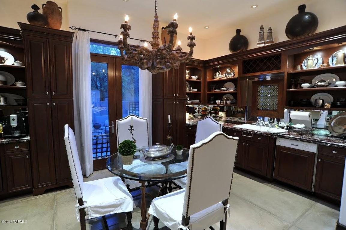 8452 E Desert View Place, Tucson, United States 85750