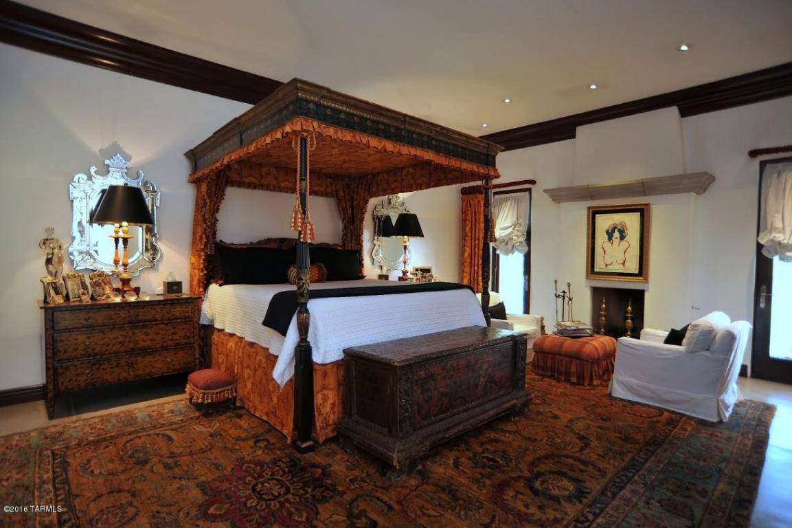 8452 E Desert View Place, Tucson, United States 85750