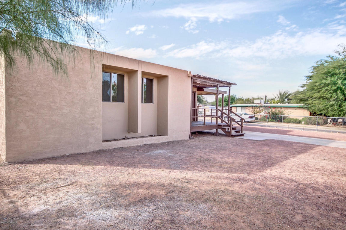 235 W Medina, Tucson, AZ 85756