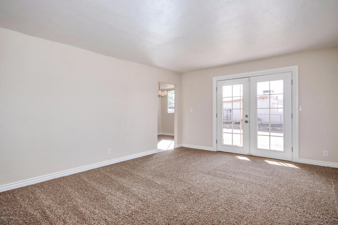 235 W Medina, Tucson, AZ 85756