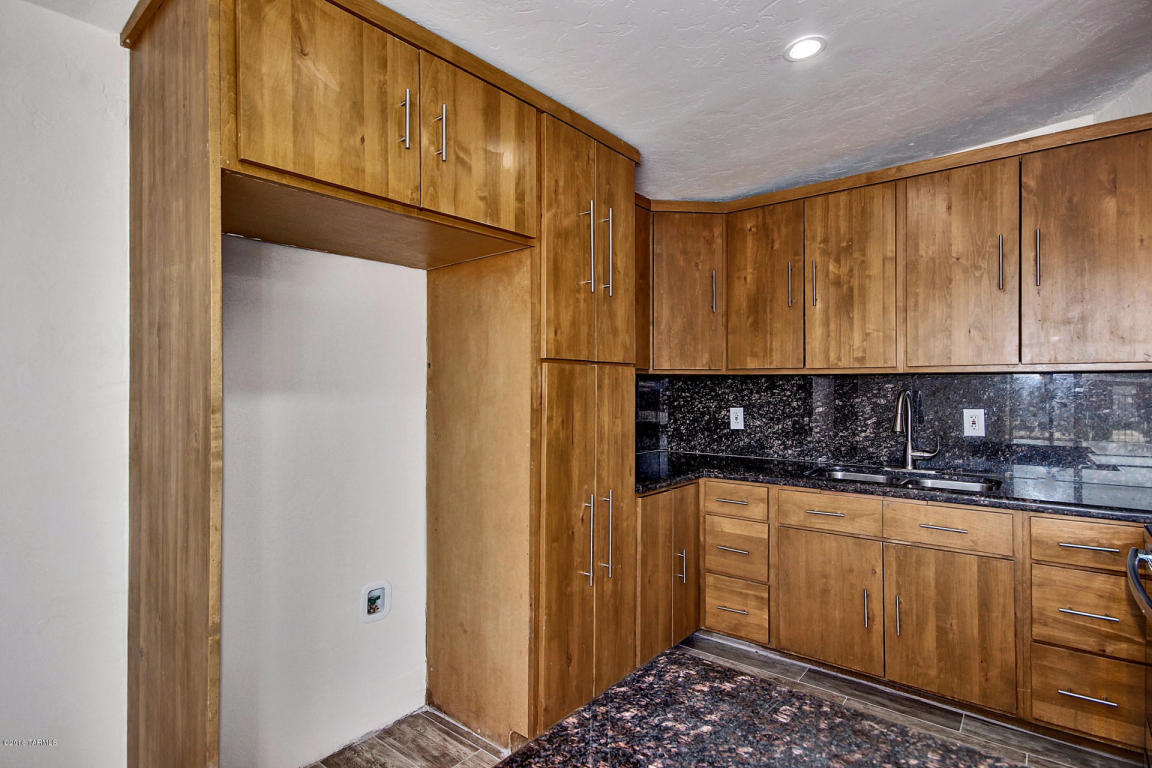 9 E Elvado, Tucson, AZ 85756