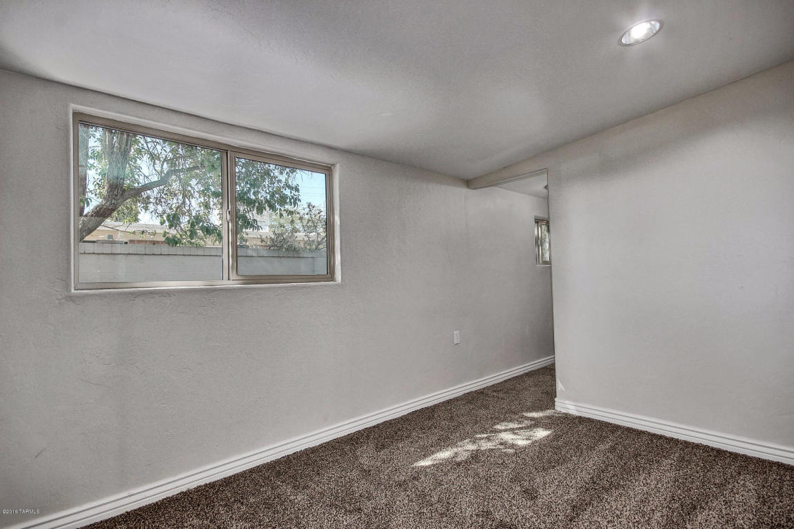 9 E Elvado, Tucson, AZ 85756