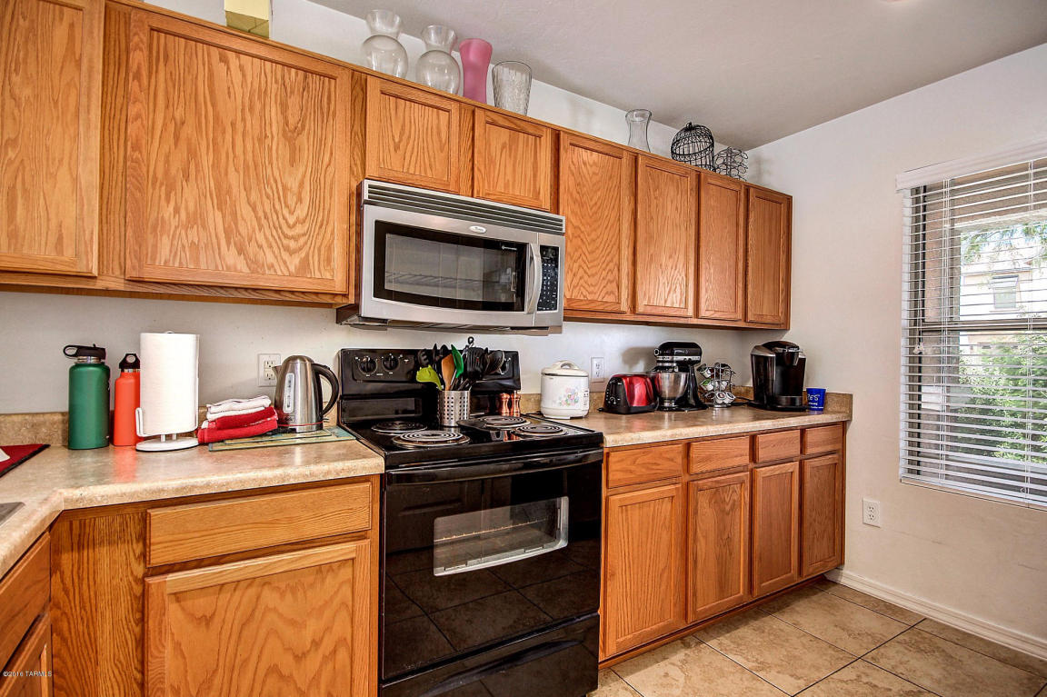 6994 S Ladys Thumb, Tucson, AZ 85756
