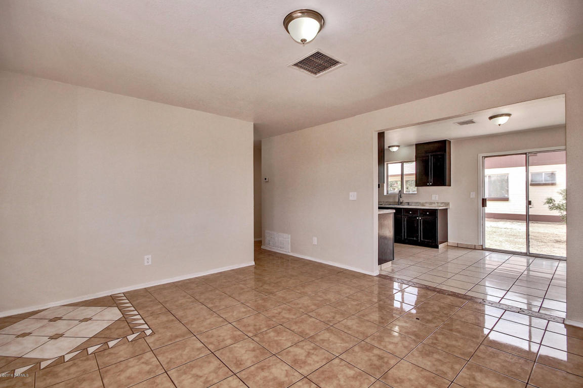7400 W Calle Castile, Tucson, AZ 85757