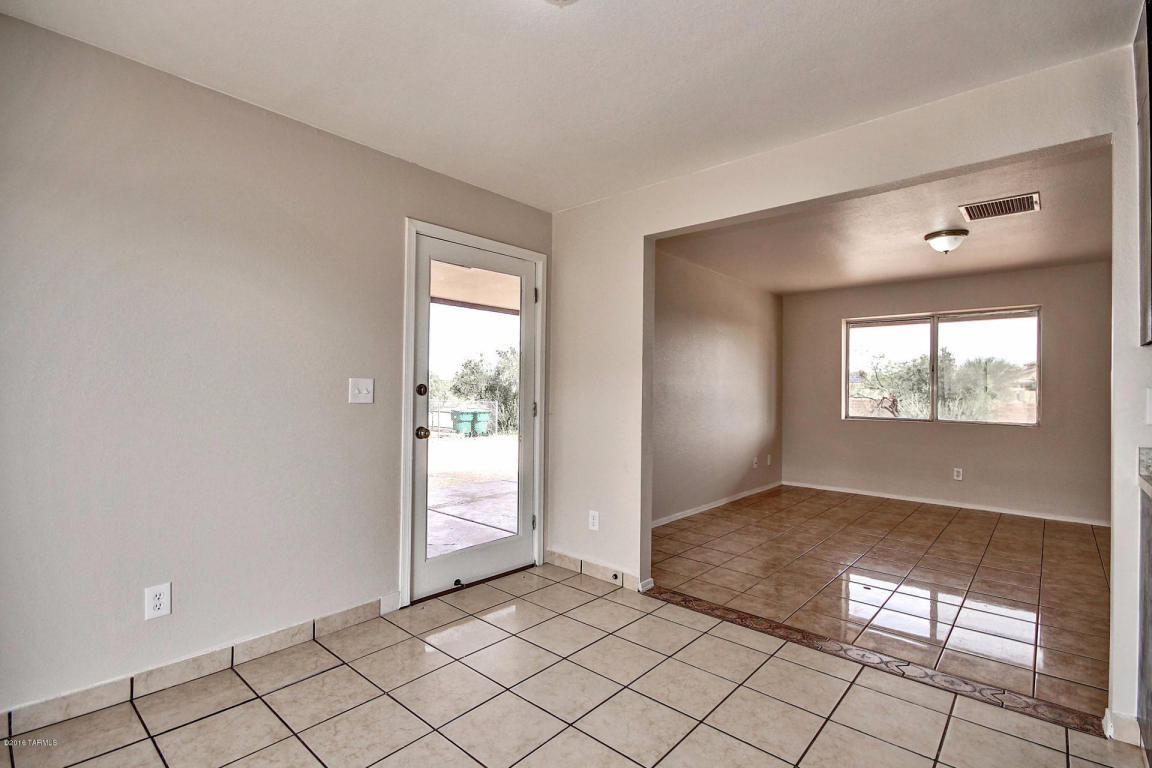 7400 W Calle Castile, Tucson, AZ 85757