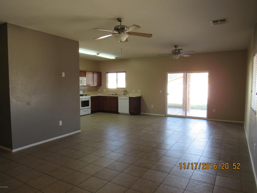 8316 W Razorbill, Tucson, AZ 85757
