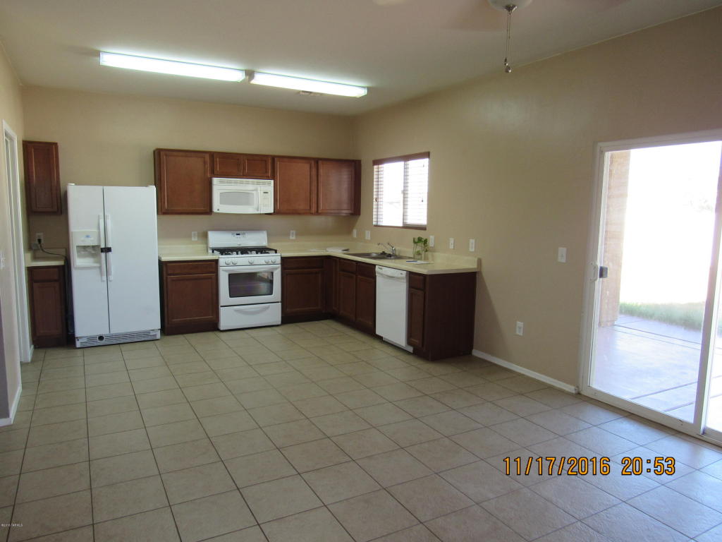 8316 W Razorbill, Tucson, AZ 85757